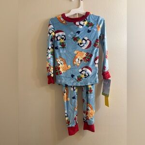 Bluey & Bingo Holiday Christmas Presents Pajama 2 Piece Long
Sleeved Size 4 NWT